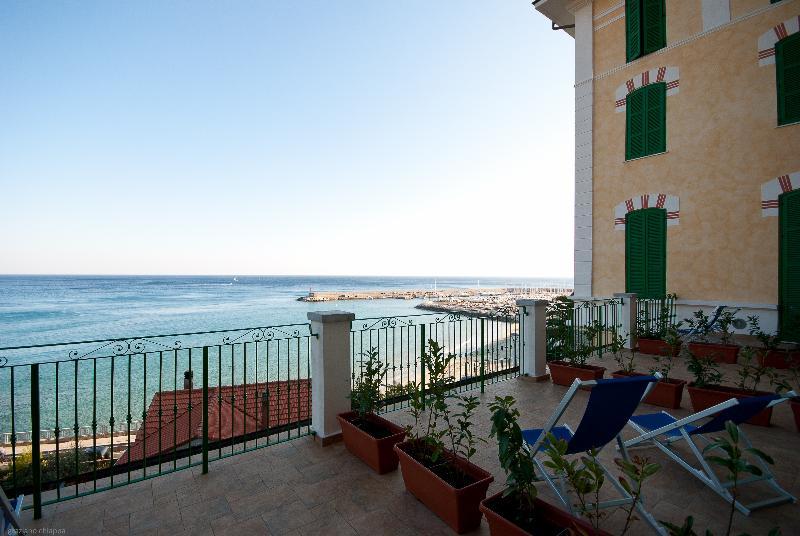 Hotel Del Golfo ฟีนาเลลีกูเร ภายนอก รูปภาพ